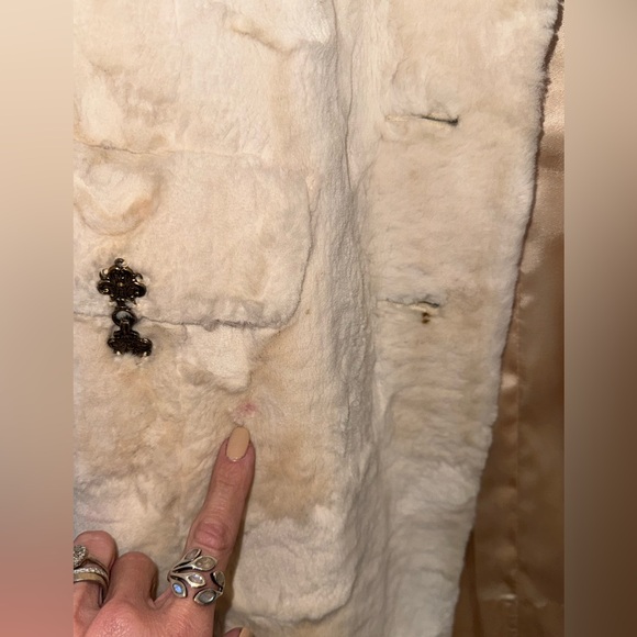 Vintage Union Made Women’s Cream Fur Coat - Picture 13 of 16